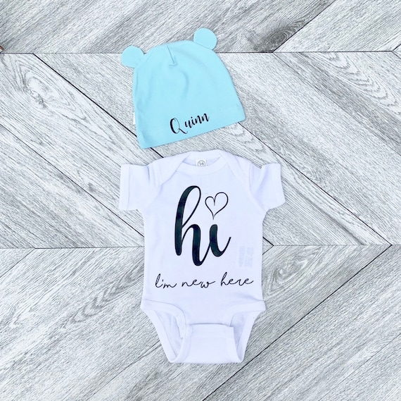 Personalized Newborn Gift Set: "Hi I'm New Here" Bodysuit & Hat