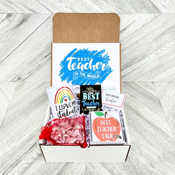 Teacher Gift Box Set - Personalized Teacher Gift - Teacher Gift Set with Teacher Mug, Bracelet, Candy, and Cards