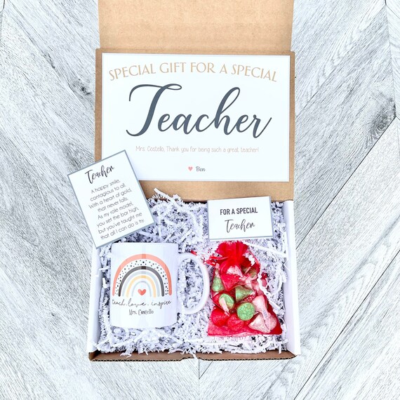 Teacher gift Box - Personalized Teacher Gift - Teacher Gift Set with Teacher Mug, Candy, and Cards