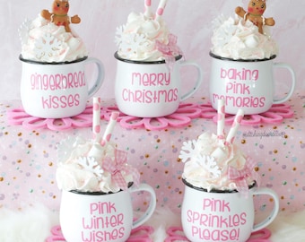 Mini taza navideña, pan de jengibre rosa, bandeja de pan de jengibre, bandeja rosa escalonada, decoración navideña en tonos pastel, decoración rosa para hornear, barra de café rosa
