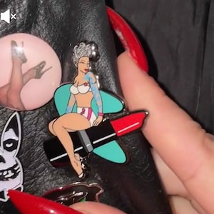 Pin-up enamel pin! So cute!