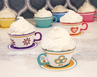 Envoltorios para cupcakes de Alicia en el País de las Maravillas: Decoraciones para una fiesta de té (PDF)