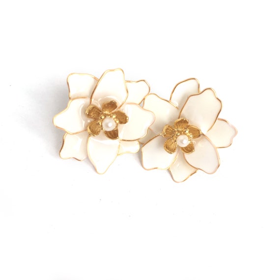 big gold stud earrings