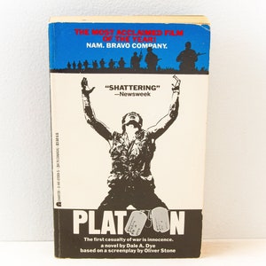 PLATOON  (1986, Dale A. Dye) Oliver Stone Movie Tie in Cover | paperback book