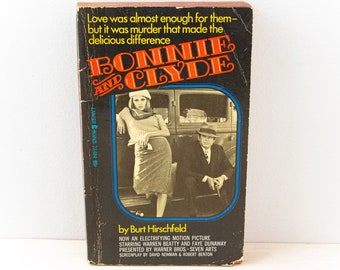 Bonnie and Clyde ( 1967, Burt Hirschfeld) vintage paperback book | Faye Dunaway movie tie-in