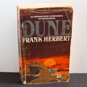 DUNE (Frank Herbert) sciencefictionboek uit de jaren 70