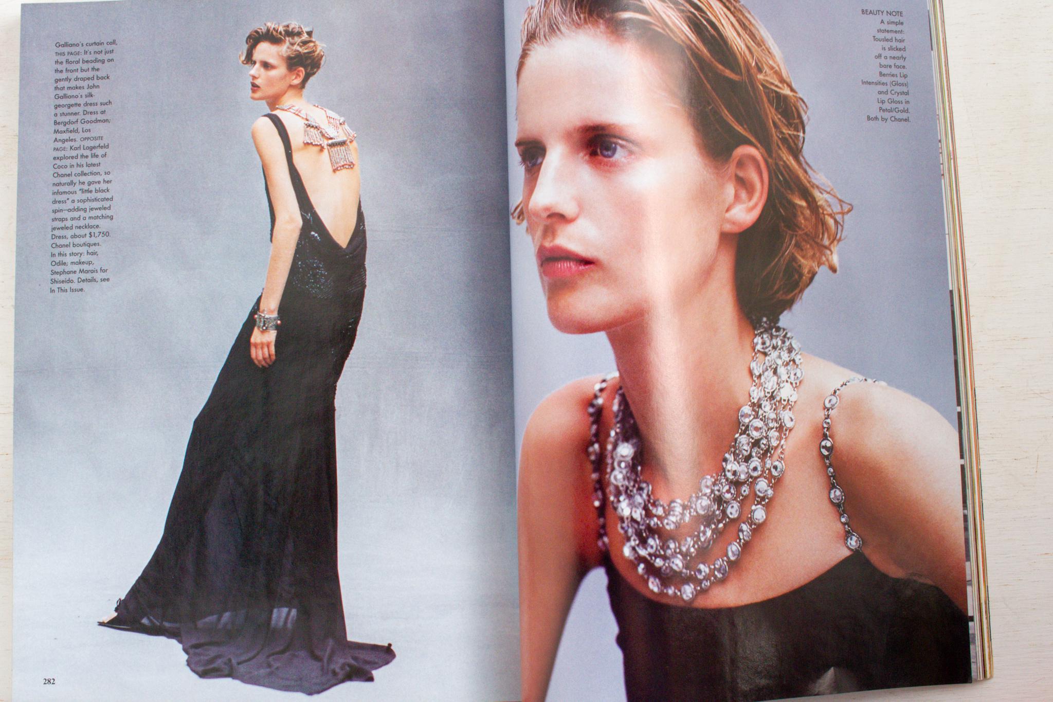 Vintage VOGUE Magazine - December 1997 - Shalom Harlow & Georgina