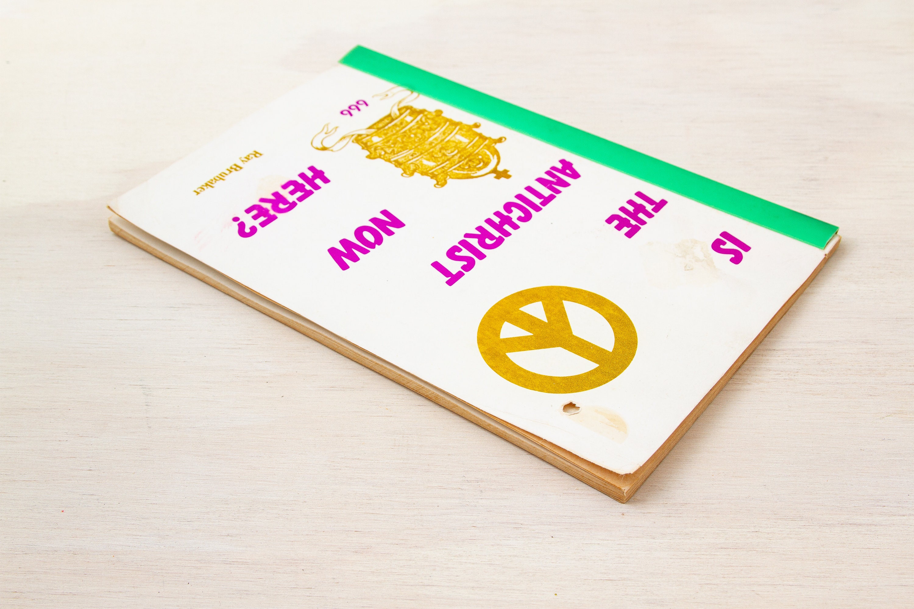 El Teniente del Anticristo: La Bestia que Sale de la Tierra - Visión Para  Vivir, image size:3000x2000