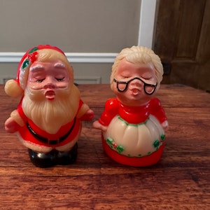 Mr. & Mrs. Santa Claus Salt & Pepper Shakers w/ Box – Treasures Under Sugar  Loaf – Antiques, Collectibles, Home Decor and More