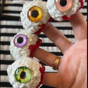 Crochet Pattern for Eyeball Fingers Beetlejuice inspired