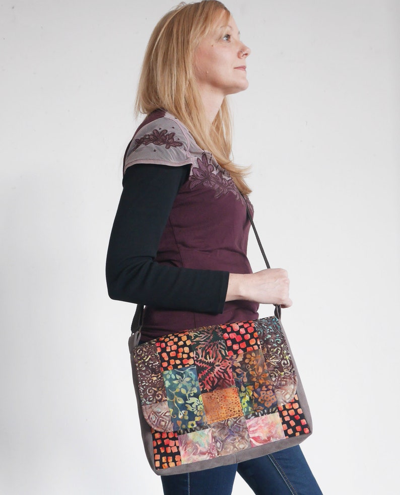 Patchwork crossbody messenger bag made to order from cotton batik fabrics in your choice of colour combination image 5