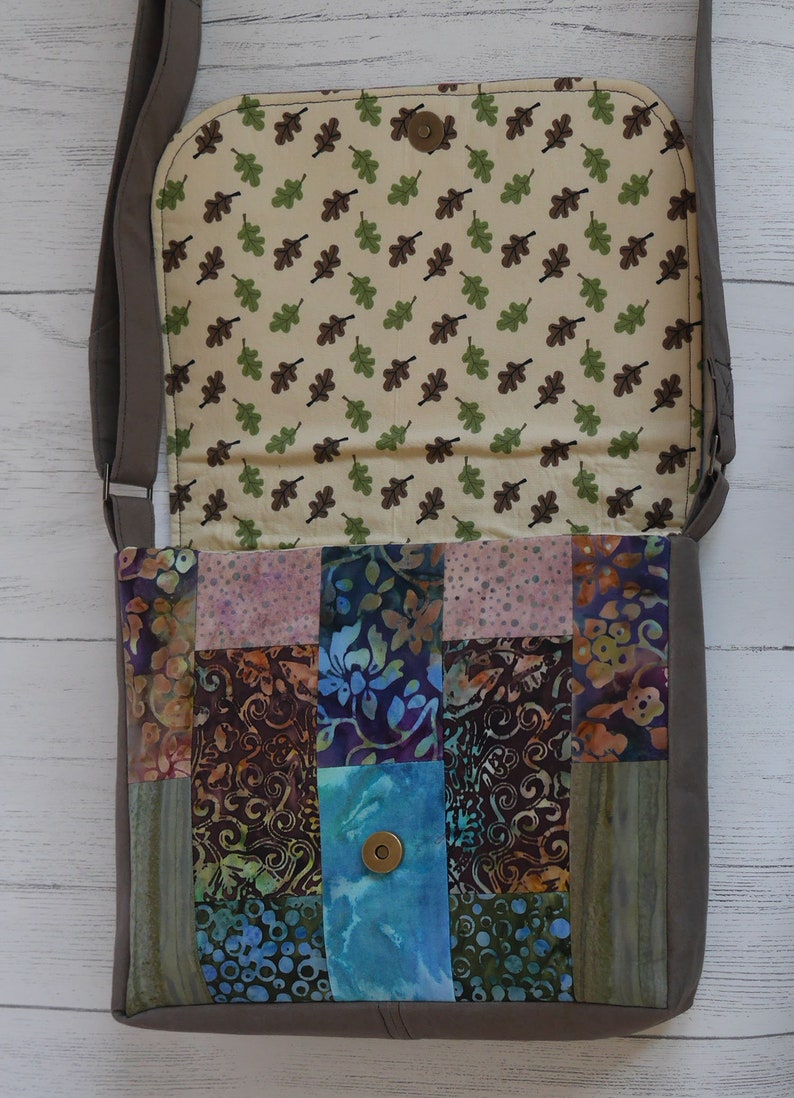 Patchwork crossbody messenger bag made to order from cotton batik fabrics in your choice of colour combination image 7