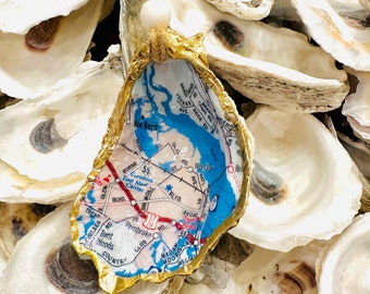 New Bern North Carolina Map Oyster Shell Ornament, Decoupage Shell, Oyster Shell Art, Hostess Gift, Vacation Memory, New Bern Ornament