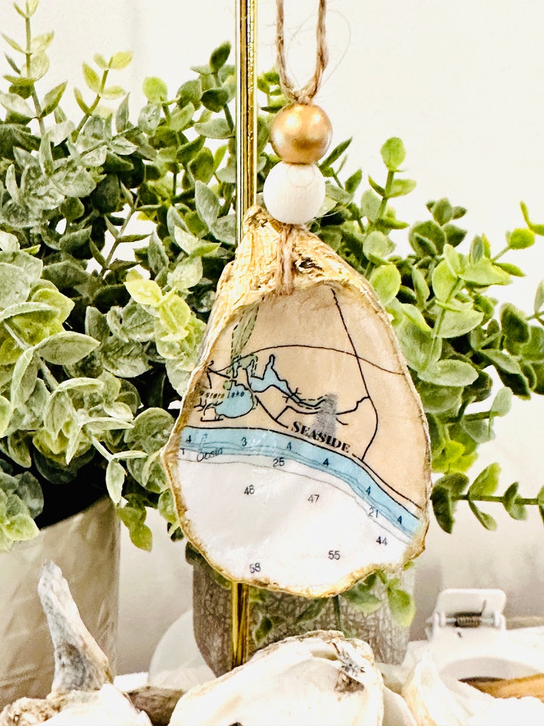 Seaside Florida Map Oyster Shell Ornament, Decoupage Shell, Oyster Shell Art, Present Topper, Hostess Gift, Vacation Memory image 5