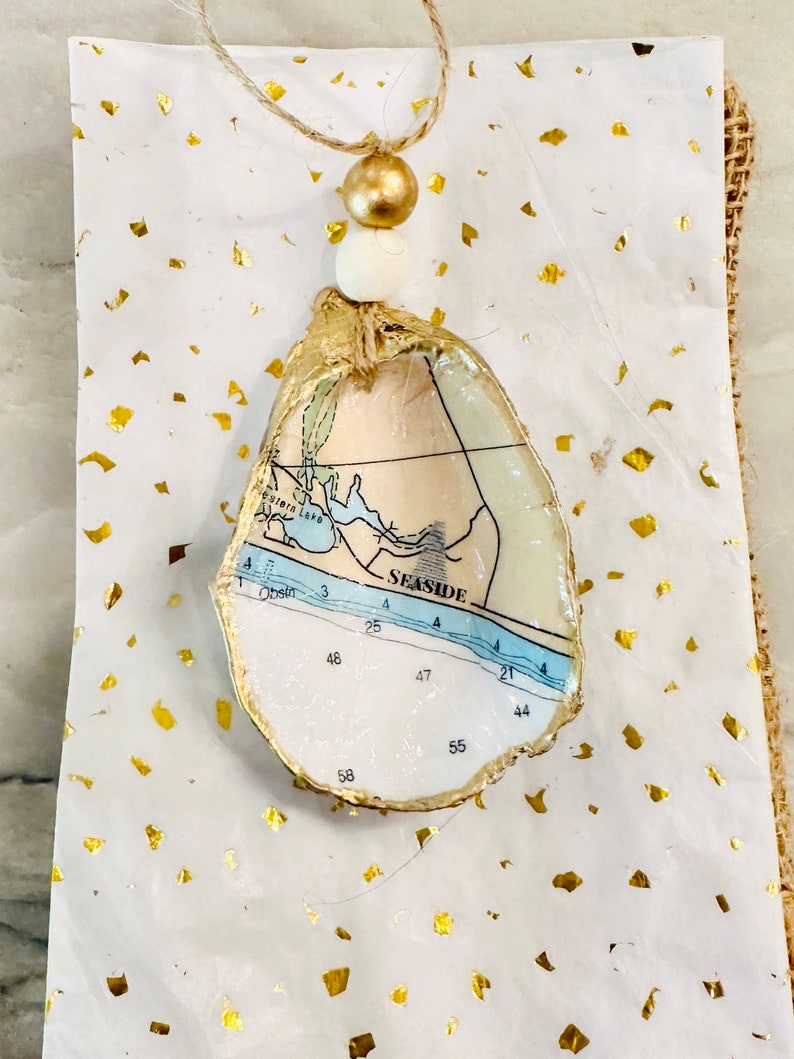 Seaside Florida Map Oyster Shell Ornament, Decoupage Shell, Oyster Shell Art, Present Topper, Hostess Gift, Vacation Memory image 1