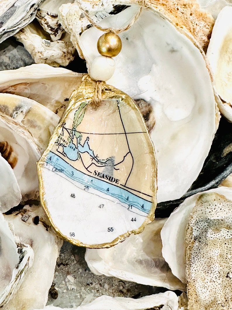 Seaside Florida Map Oyster Shell Ornament, Decoupage Shell, Oyster Shell Art, Present Topper, Hostess Gift, Vacation Memory image 4