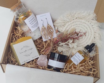 Sunshine Pamper Gift Box, Boho Pamper Gift Set Basket, Self Care Gift Pack for her, Care Pack Pamper Gift Set, Spa Pamper Gift Box for her