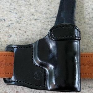 Smith & Wesson Bodyguard 2.0, black, right-hand holster