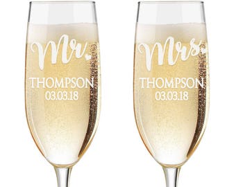 Personalized Wedding Flutes,  2 Toasting Flutes, Engraved Wedding Flute,  Mr. Mrs. Toasting Flutes,  Toasting Champagne Flutes