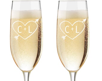 Carved Initials Flutes, Personalized Wedding Flutes, Set of 2, Engraved Wedding Flute, Tree Carving Toasting Flutes, Champagne Flutes