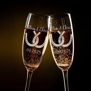 Rustic Wedding Personalized Champagne Glasses - Custom Engraved Champagne Flutes - Horse Shoe Rustic Flutes - Engagement Flutes