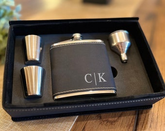 Personalized Black Leather Flask Set – Custom Engraved Gift for Any Occasion