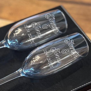 Minimalist Engraved Bride & Groom Champagne Toasting Flutes - Personalized Wedding Flutes for Your Special Day - Set of 2