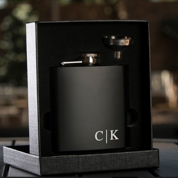 Frasco grabado personalizado, frasco negro personalizado, frasco para padrinos de boda, frasco para padrinos de boda, frasco para despedidas de soltera