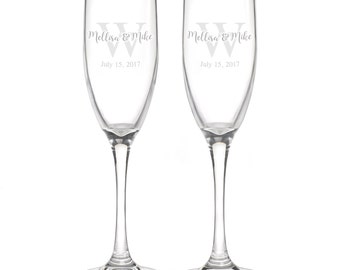 Personalized Wedding Flutes,   2 Toasting Flutes, Engraved Wedding Flute,  Monogram Toasting Flutes,  Bride & Groom Champagne Flutes