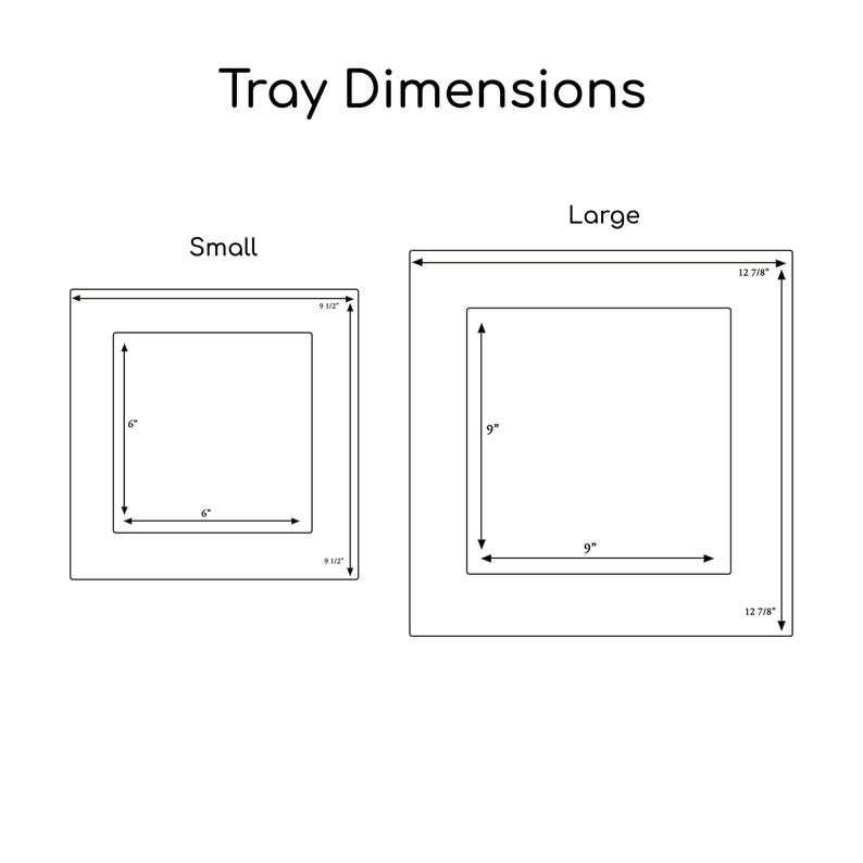 Pode incluir: Diagrama mostrando as dimens&otilde;es da bandeja. A bandeja pequena tem 15,2 cm por 15,2 cm no interior, com uma dimens&atilde;o externa de 24,1 cm. A bandeja grande tem 22,9 cm por 22,9 cm no interior, com uma dimens&atilde;o externa de 32,7 cm. Texto: "Dimens&otilde;es da bandeja".