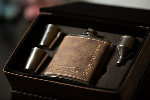 Groomsmen Gift, Personalized Flask Set for Men- Rustic Brown Leather Hip Flask, Best Man Flask, Bridal Role Name Date Groomsman Flask Il_570xn