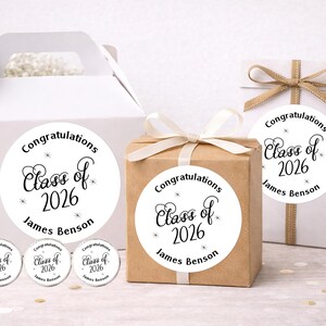Pegatinas de graduación, etiquetas personalizadas para dulces, recuerdos de fiesta, clase 2026, decoración de graduación personalizada