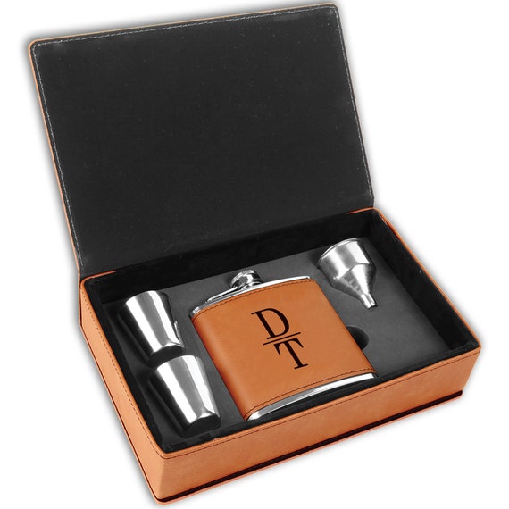 Leather Flask, Groomsmen Flask Set Monogrammed Flask, Engraved Hip Flask, Flask For Groomsmen, Wedding Flask Sets, Rawhide Leather Flask Il_570xn