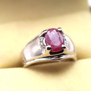 ルビーリング 925スターリングシルバー、手作りルビージェムストーンリング、レッドルビーリング、スターリングシルバーステートメントリング、誕生石ジュエリー