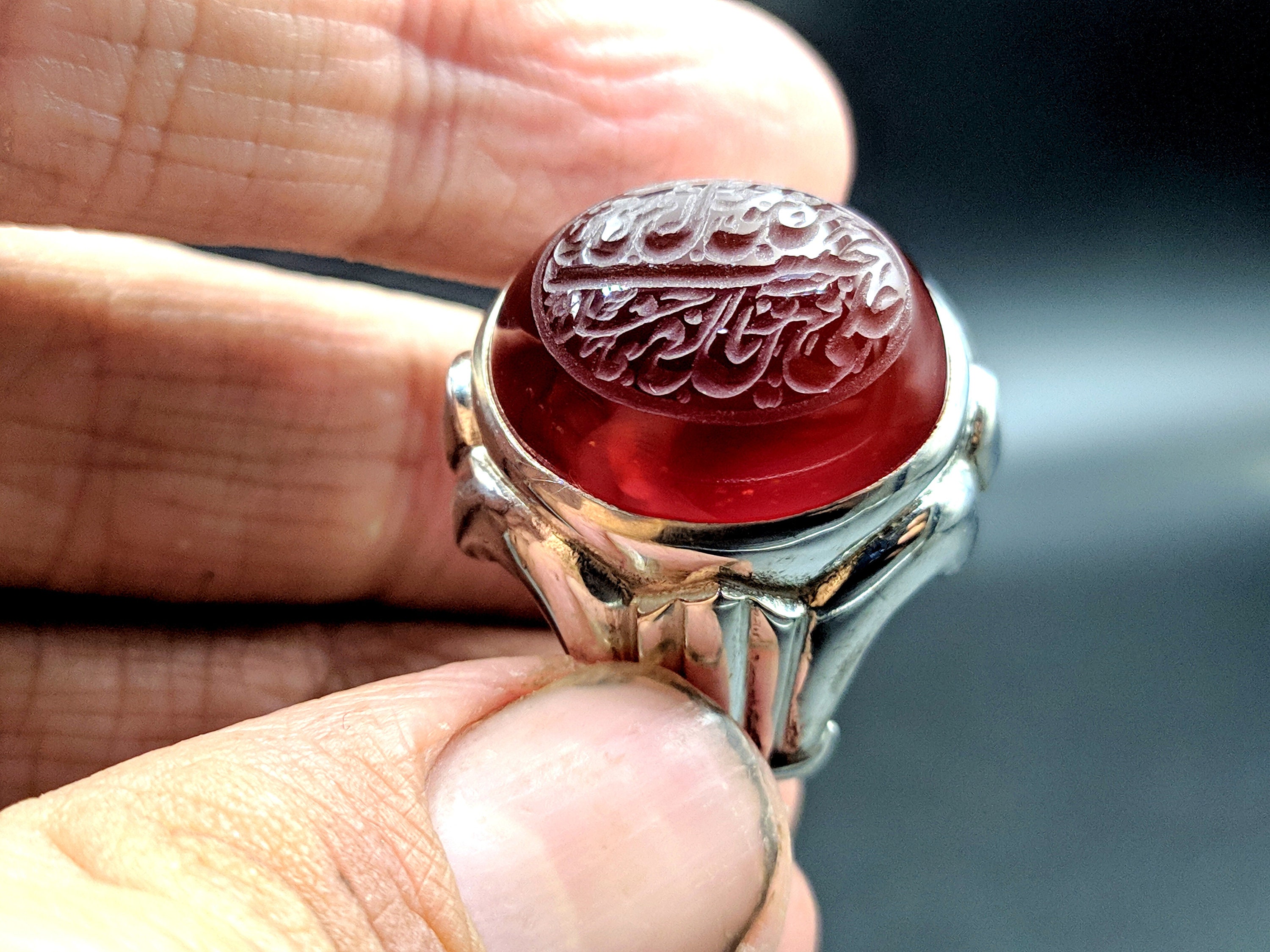 Aqeeq rosso sangue yemenita naturale / Anello in agata