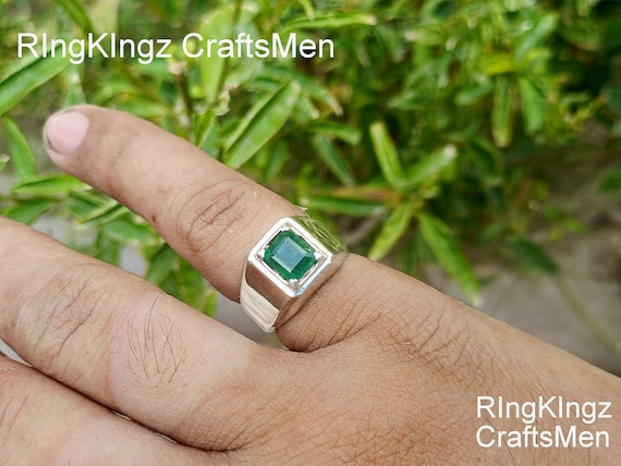 Buy quality Green stone solitaire gent's ring in Ahmedabad