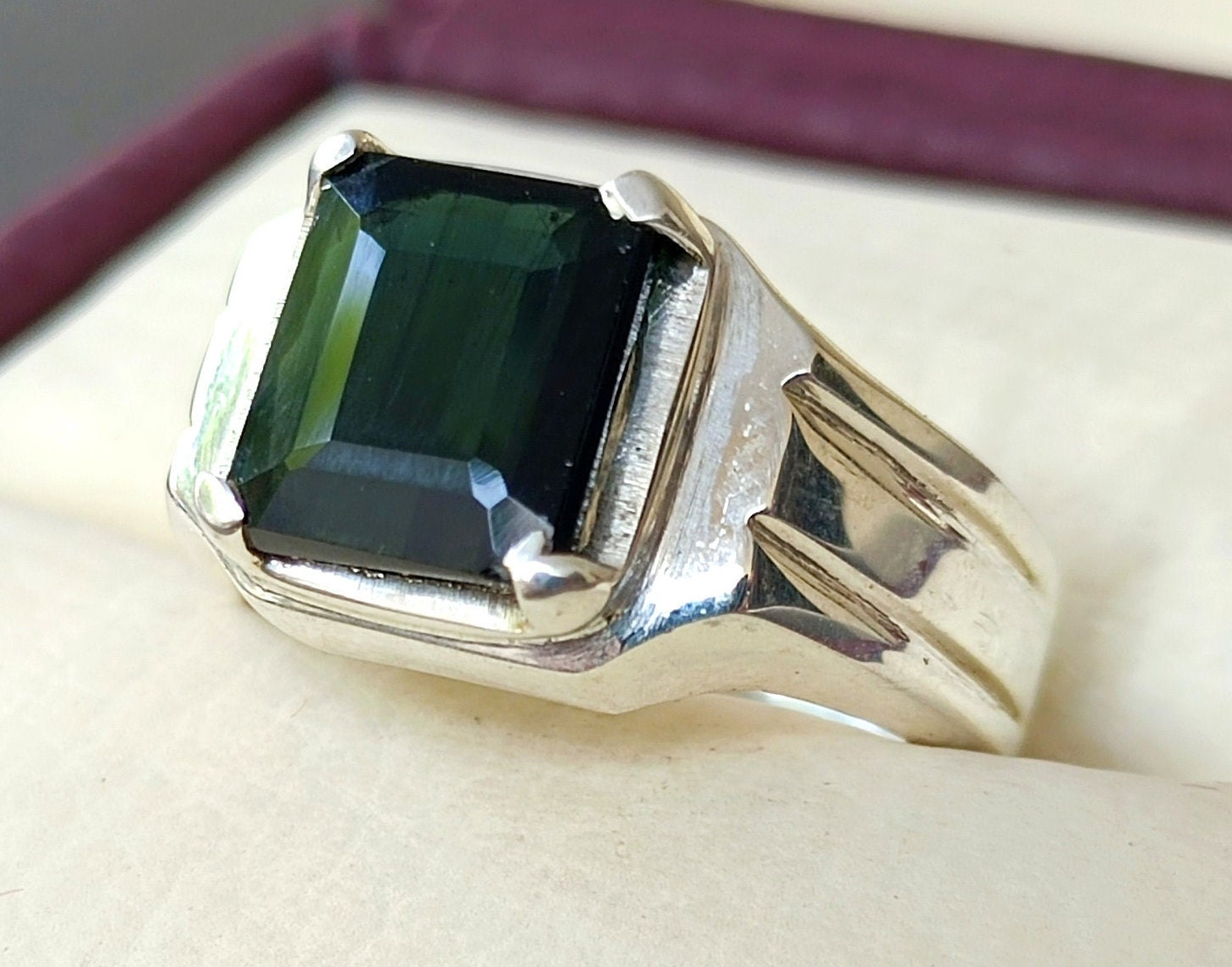 Stunning Natural Green Tourmaline Mens Ring 925 Sterling Silver