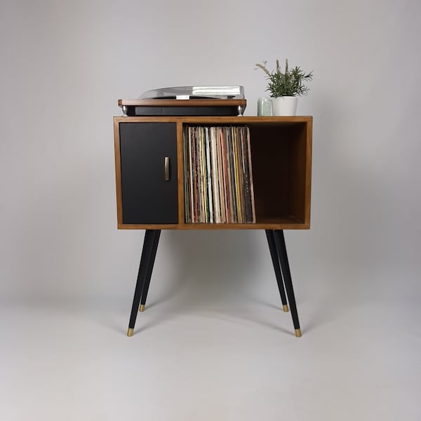 Buffet compact en noyer avec | de porte noir Console multimédia minimaliste | Stockage de disques vinyles | Stand TV | Buffet en bois massif