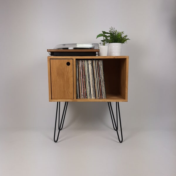 Oak Sideboard Media Console | Jambes en épingle à cheveux noires du milieu du siècle | | de design des années 1950 Mod Furniture | Meubles naturels