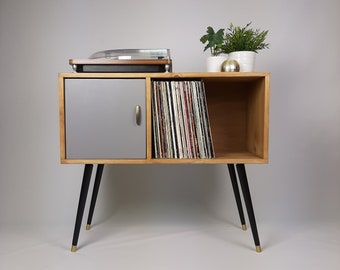 Oak Sideboard | Porte grise | Stockage de disques vinyles | Buffet en bois massif | Jambes noires | Credenza