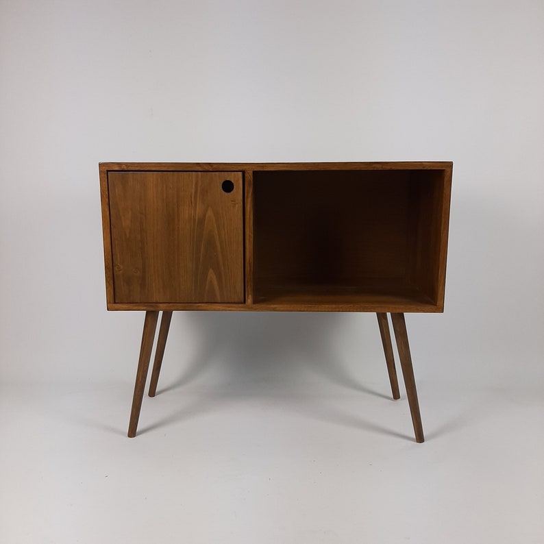 Table denregistrement en noyer avec pieds en bois Buffet moyen Console multimédia Cabinet en vinyle Table à disques vinyle en bois massif image 7