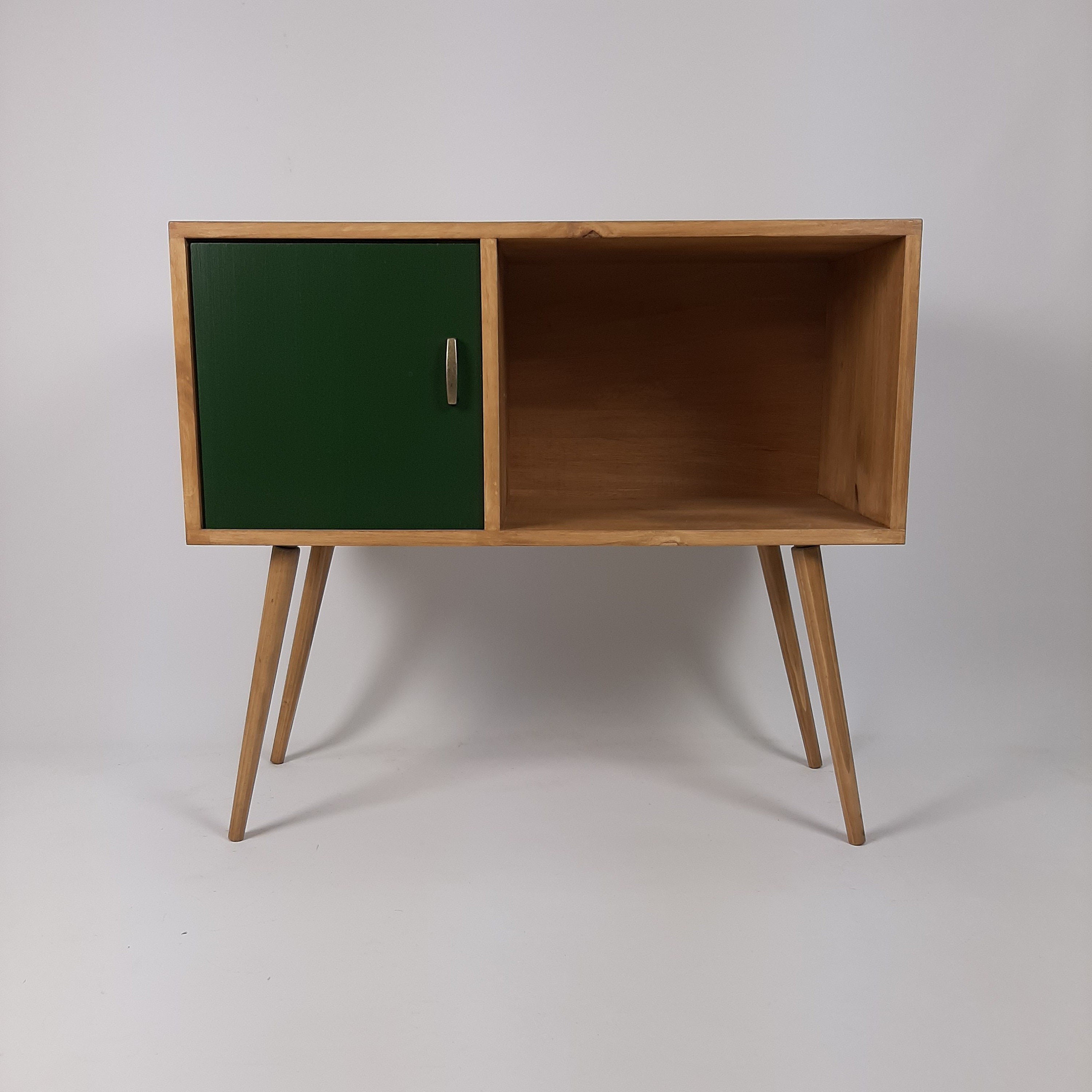 オーク材レコードキャビネット（グリーン扉付き）｜ミッドセンチュリー