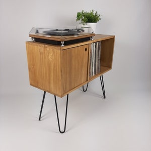 Chêne Buffet Noir Haipin Pieds Table Buffet moyen Console multimédia Stockage en vinyle moderne du milieu du siècle Buffet Mid Century image 6