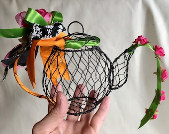 TEAPOT CENTERPIECE, Alice in Wonderland Decor, Tea Lovers Gift, Tea Party Bridal Shower, Mad Hatta Party, Tea Party Theme Birthday, Tea