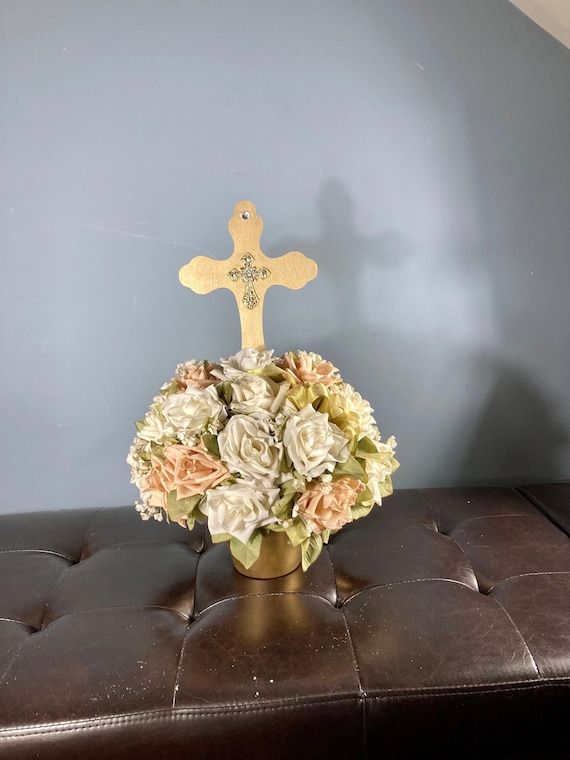 CROSS CENTERPIECE, Christening Centerpiece, Baptism Centerpiece, Religious Centerpiece, Communion Centerpiece, 1st Holy Communion Decor