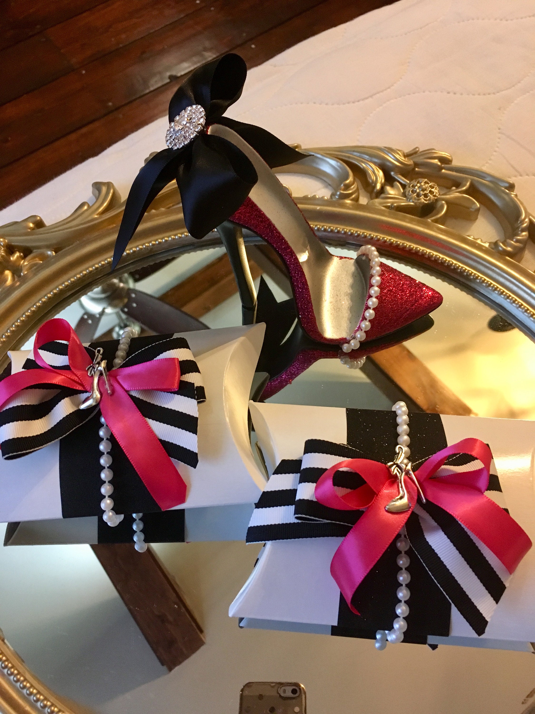 6 pc favor boxes, High heel favor box, high heel party decorations