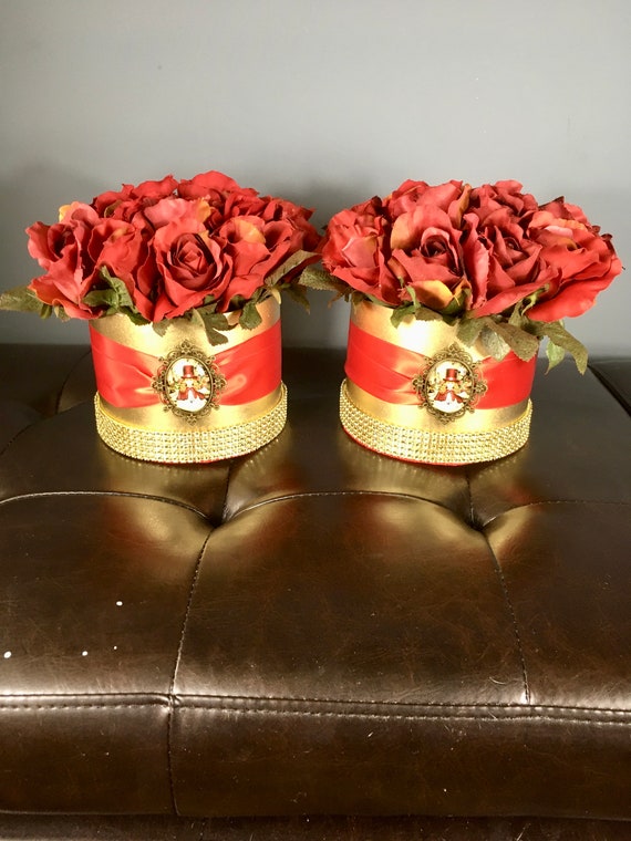 CHRISTMAS WEDDING CENTERPIECE, Red Rose Centerpiece, Girl Caroler Centerpiece, Roses in Hat Box Centerpiece, Christmas Housewarming Gift