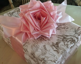 Rose bow, decorative bow, package bow, ribbon rose bow, gift box bow, wrapping ideas, gift packaging, decorative rose bow, package topper