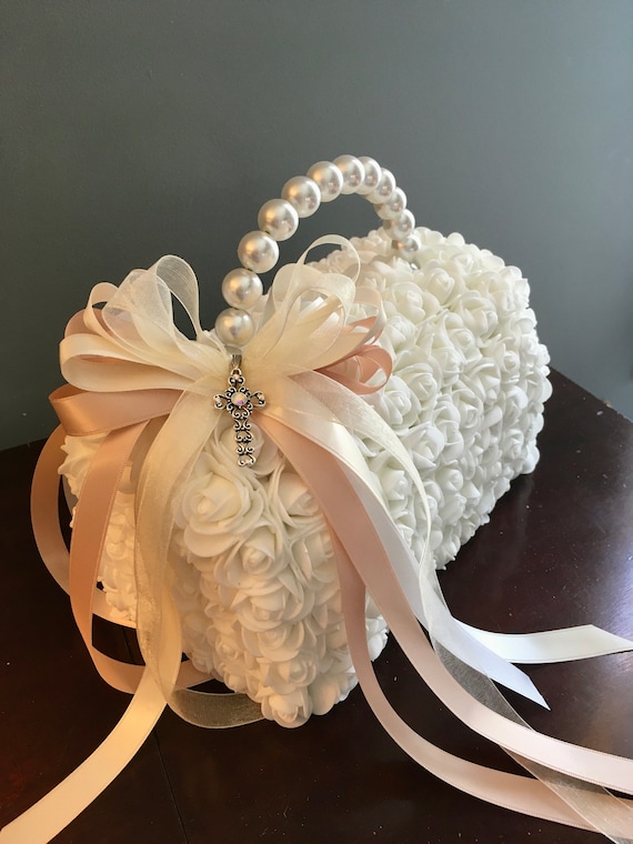 PURSE BOUQUET, Communion Bouquet, Bridesmaid bouquet, Unique Bouquet, White Bouquet with Pearl, Wedding Bouquet, Floral Bouquet