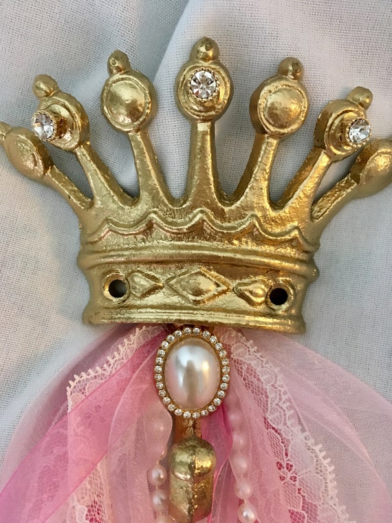 Crown hooks, crown favors, crown decorations, crown accents, crown centerpieces, princess room ideas, cinderella room, crown photo prop
